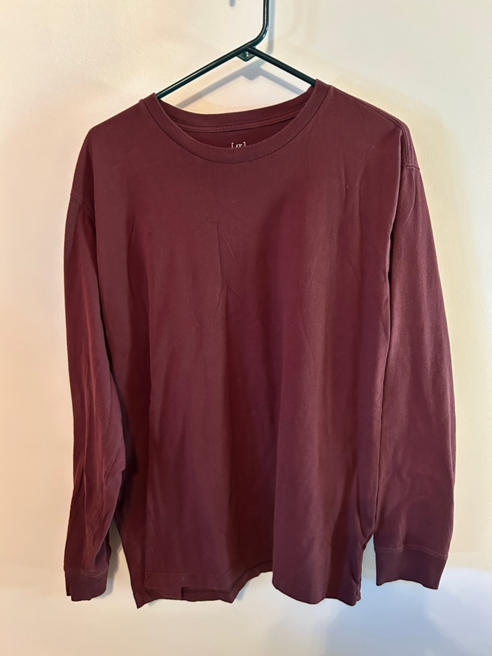 George Men's Long-Sleeve Crewneck Shirt in Wine